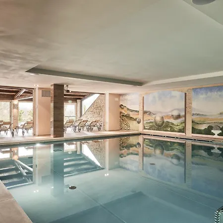 Borgo Lanciano Hotel Castelraimondo Exterior photo