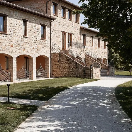 Borgo Lanciano Hotel Castelraimondo Exterior photo